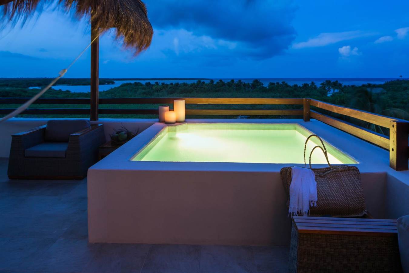 Honeymoon Suite plunge pool - Jashita