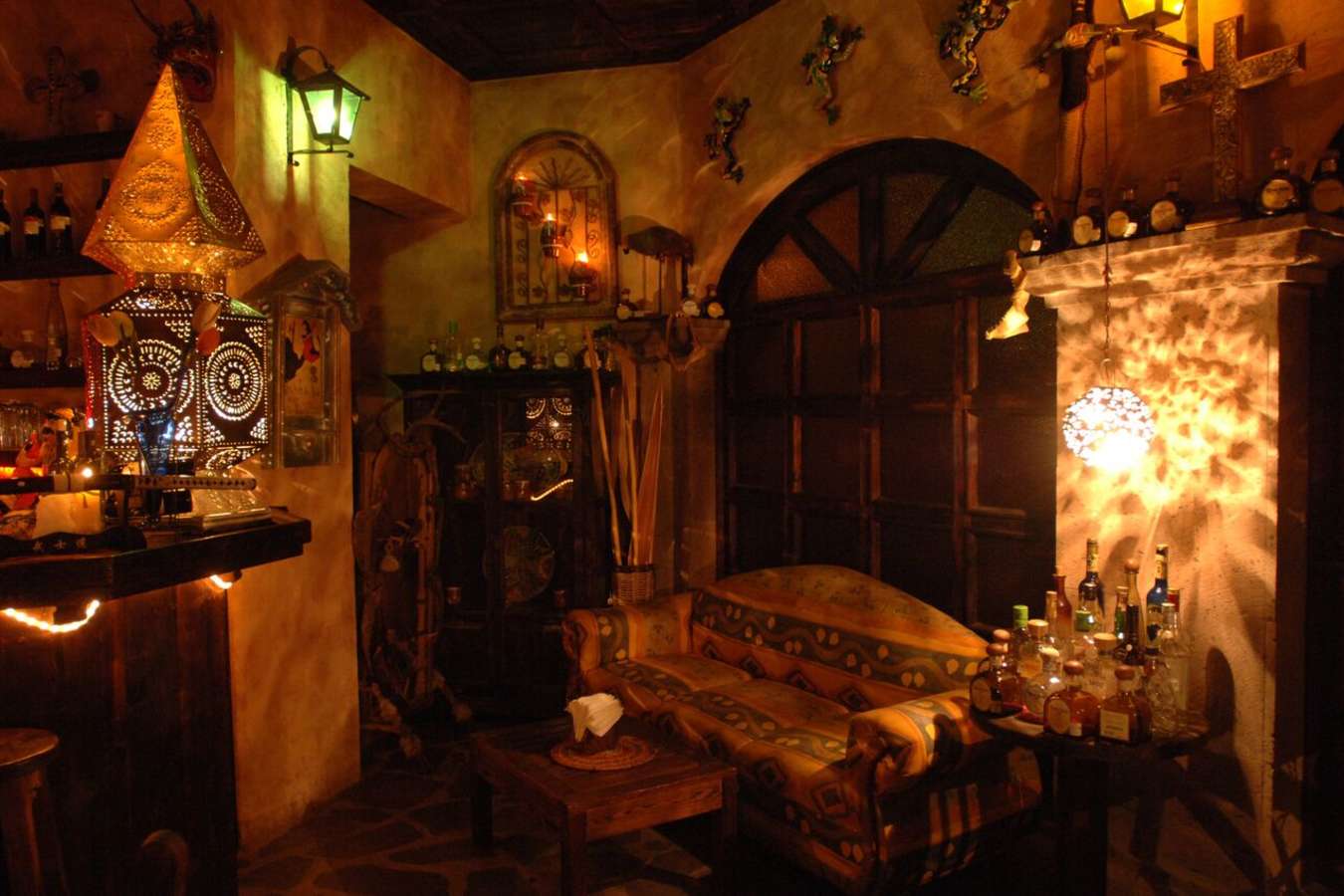 Aladins Den - Posada de las Flores Loreto