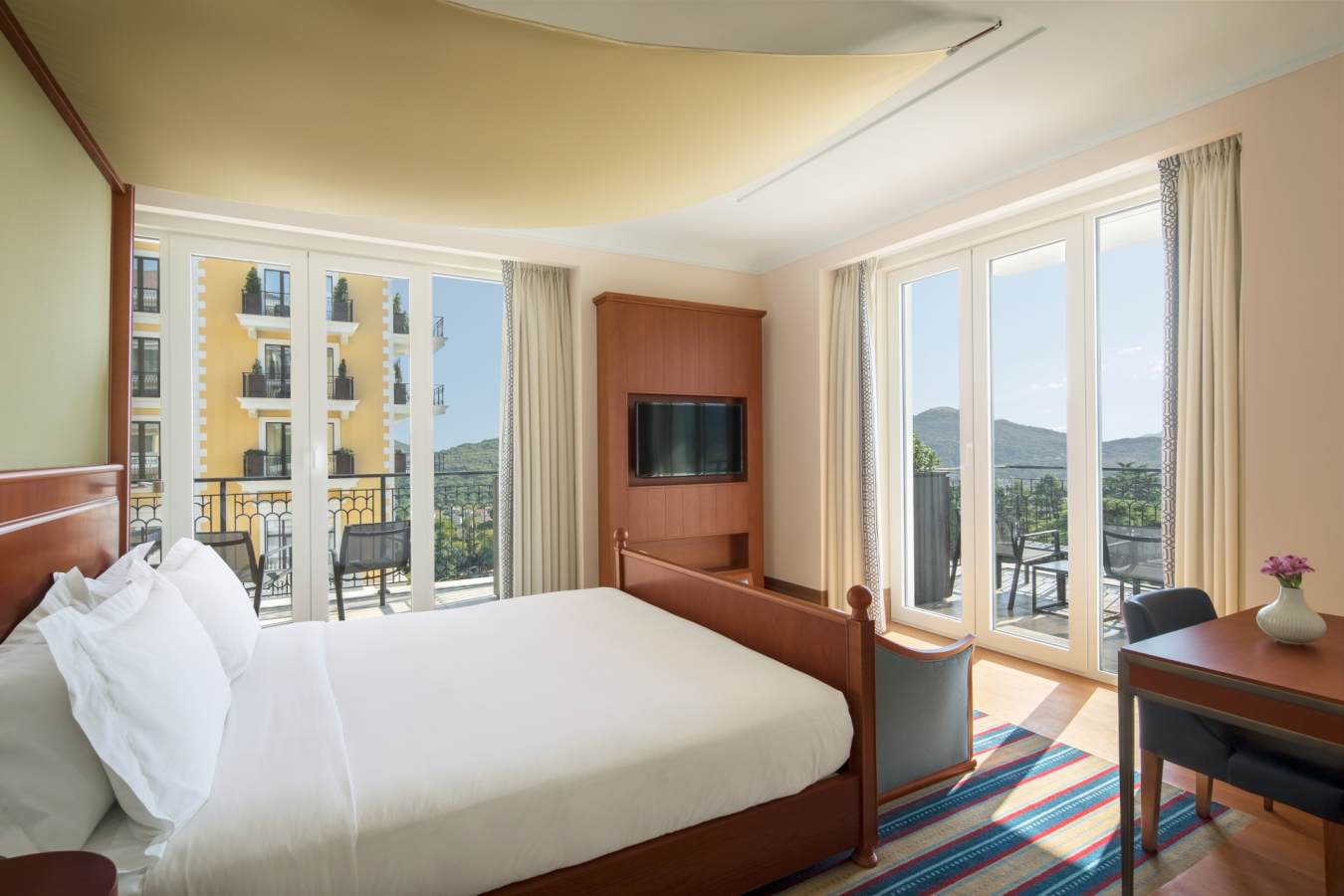 Junior Suite Sea View - Regent Porto Montenegro