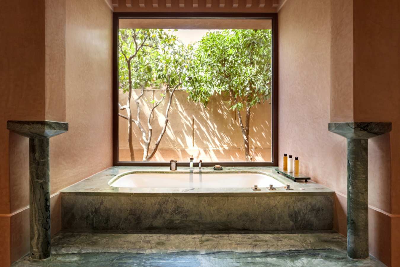 Pavilion bathroom - Amanjena