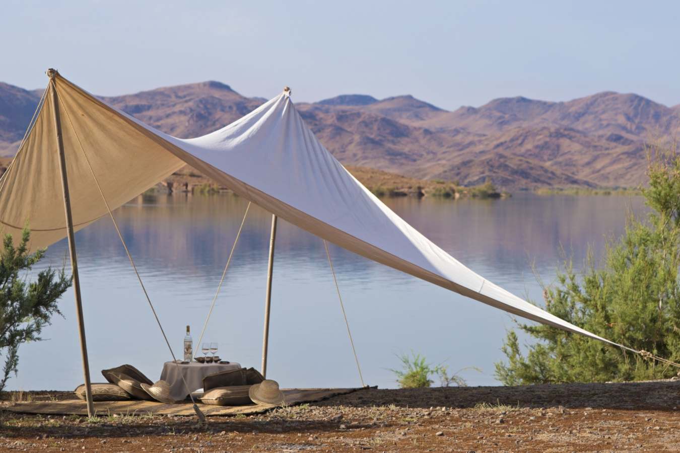 Lunch by Ouarzazate lake - Dar Ahlam