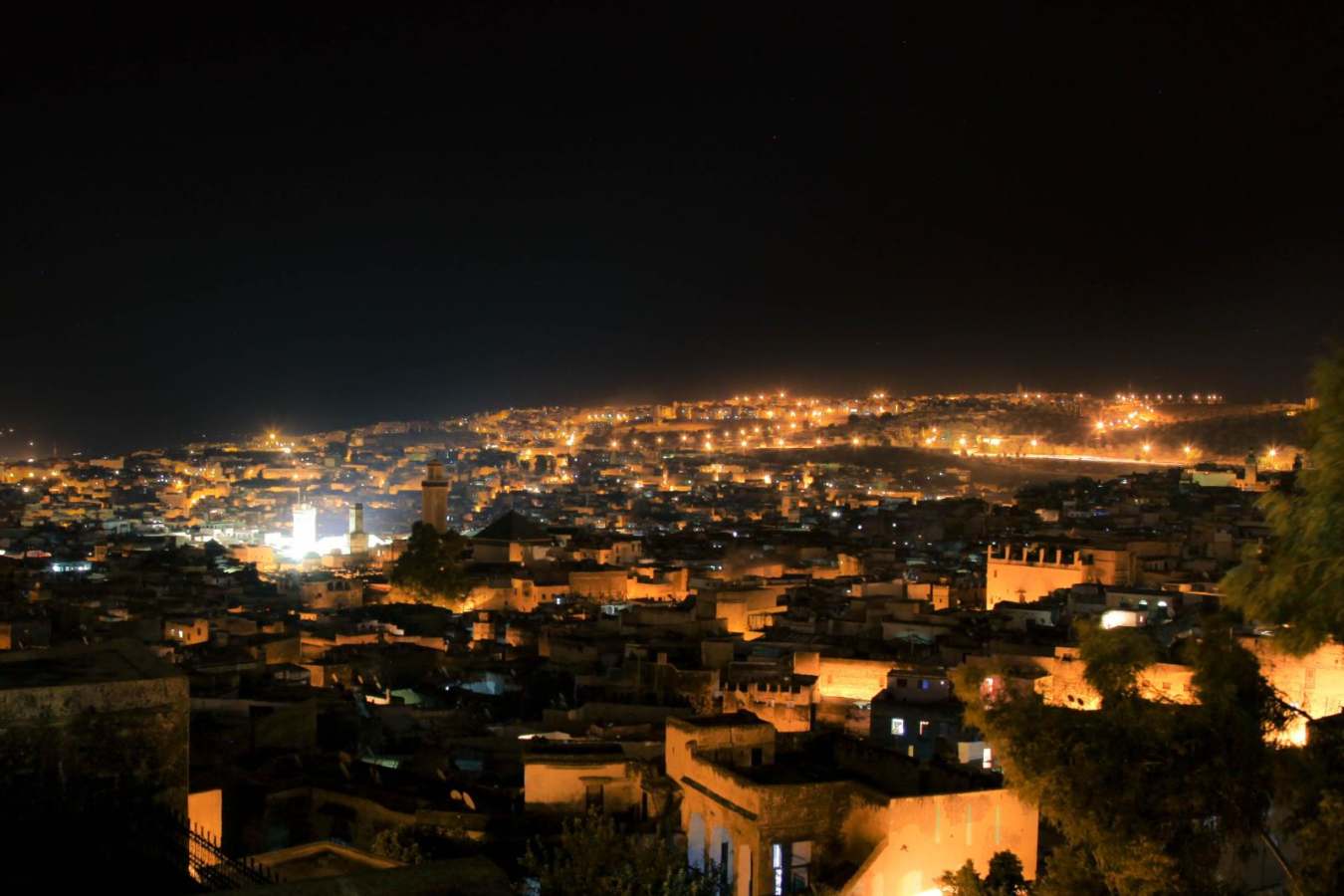 Night Scene - Karawan Riad