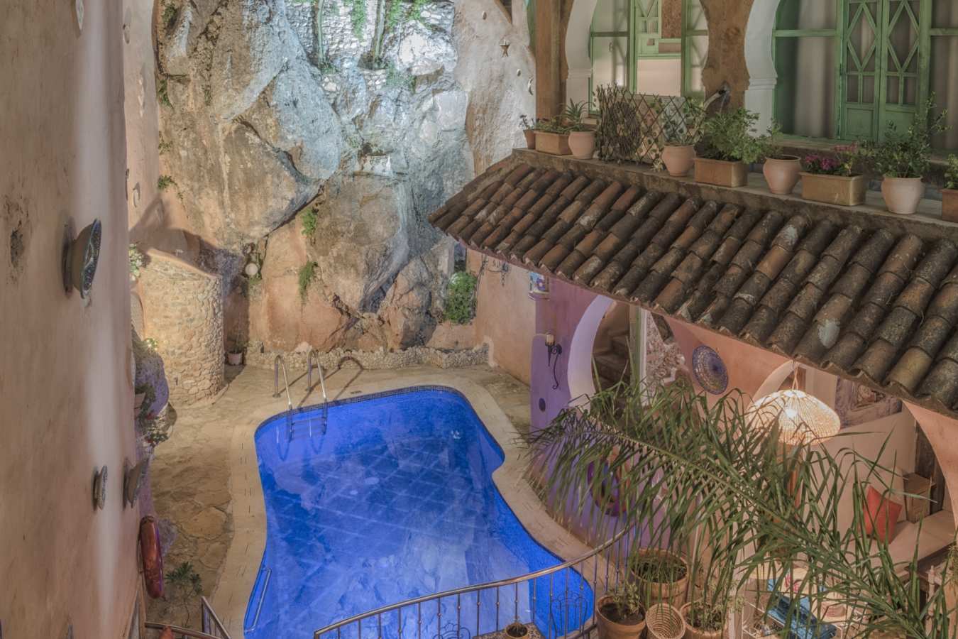 Swimming pool