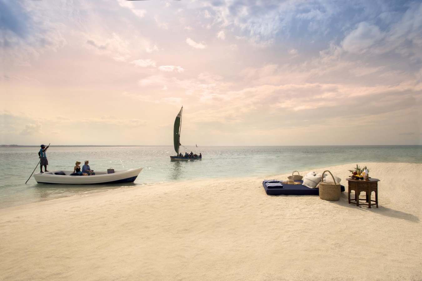 Sandbank picnic - Benguerra Island Lodge