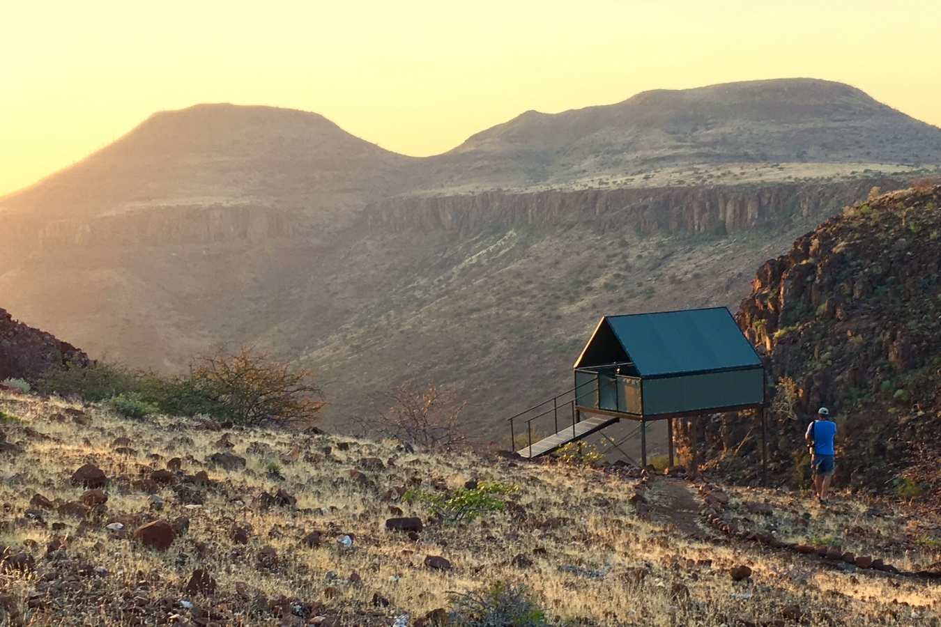 Etendeka Walking Trails, Crystal Maountain Camp