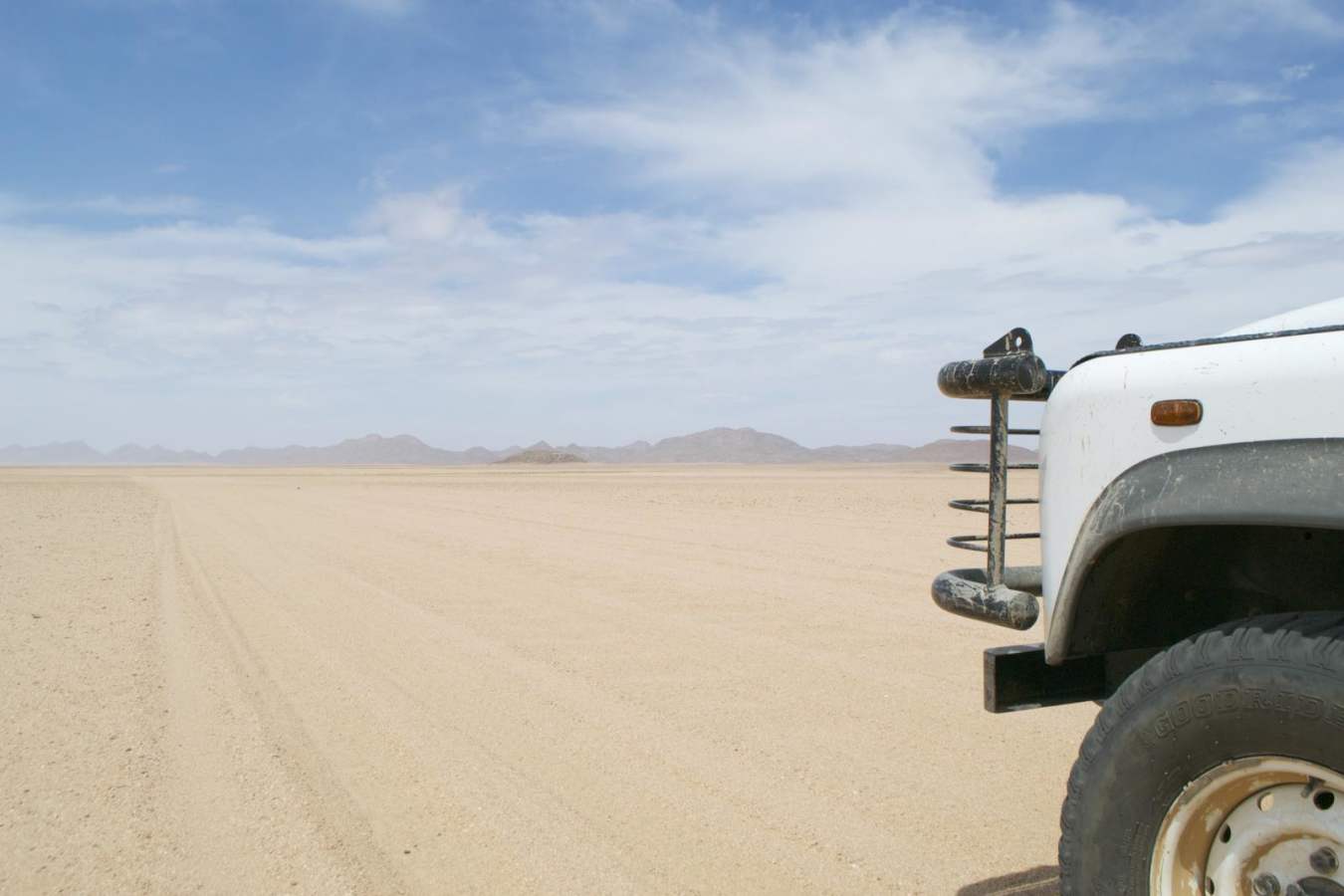 Exploring the desert - Mobile Camping Safari