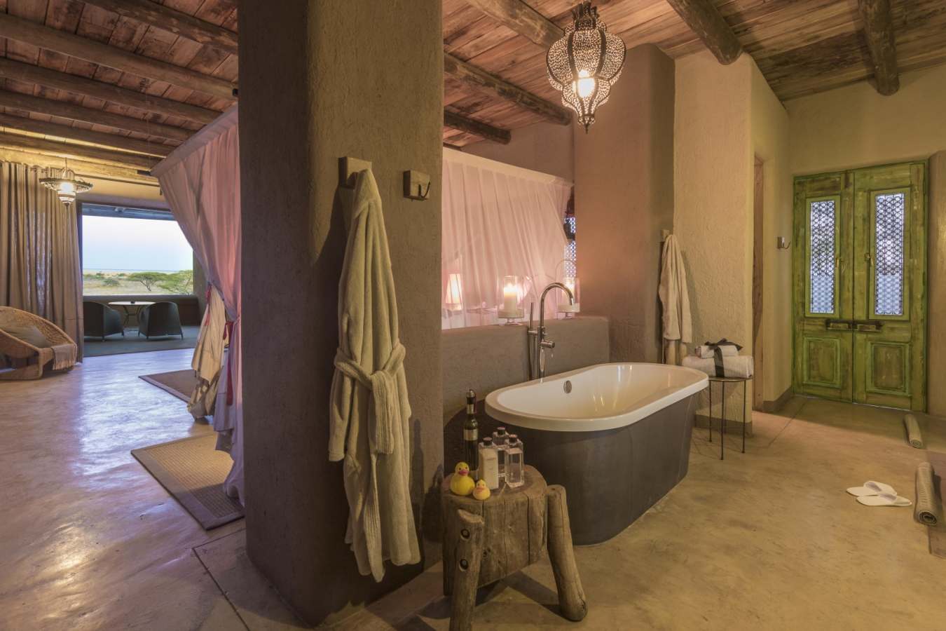 Bath tub and bedroom