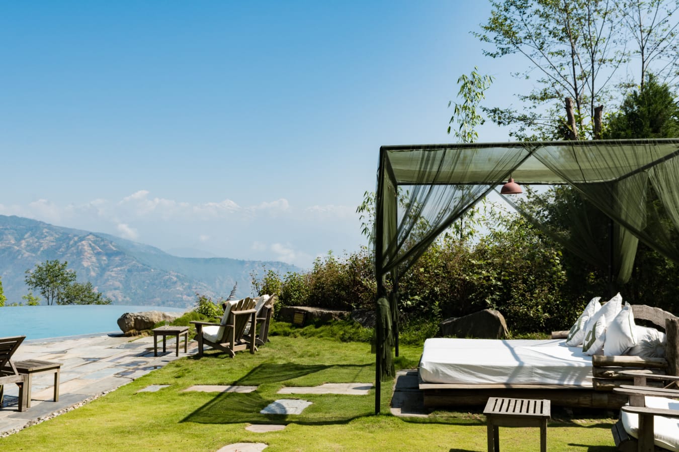 Pool setting