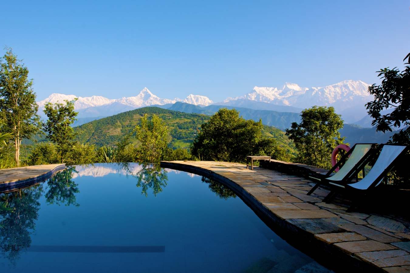 Pool and Mountains - Tiger Mountain Pokhara Lodge