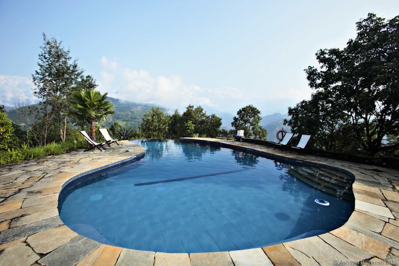 Pool - Tiger Mountain Pokhara Lodge