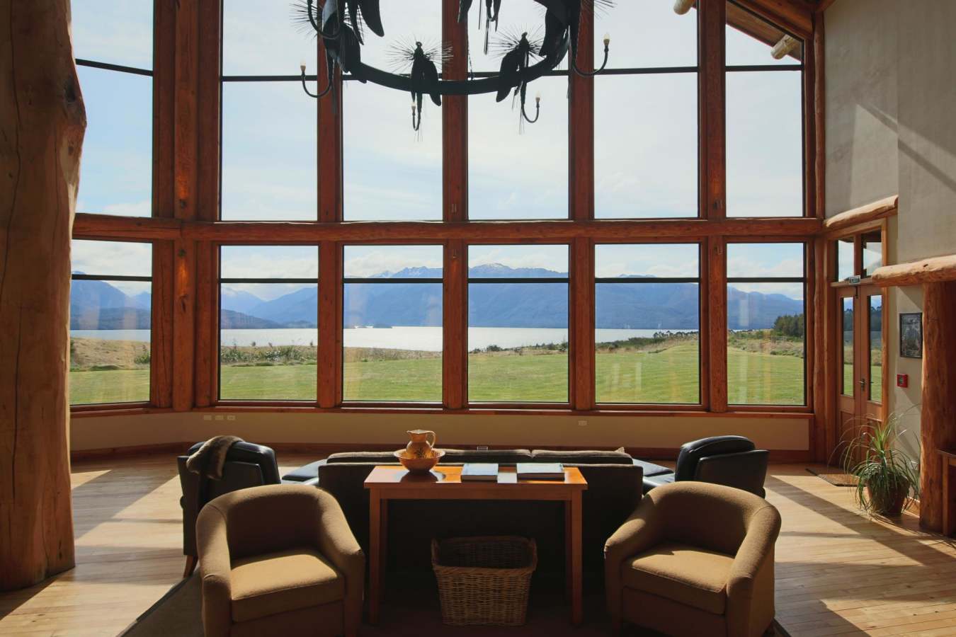 Lounge   - Fiordland Lodge