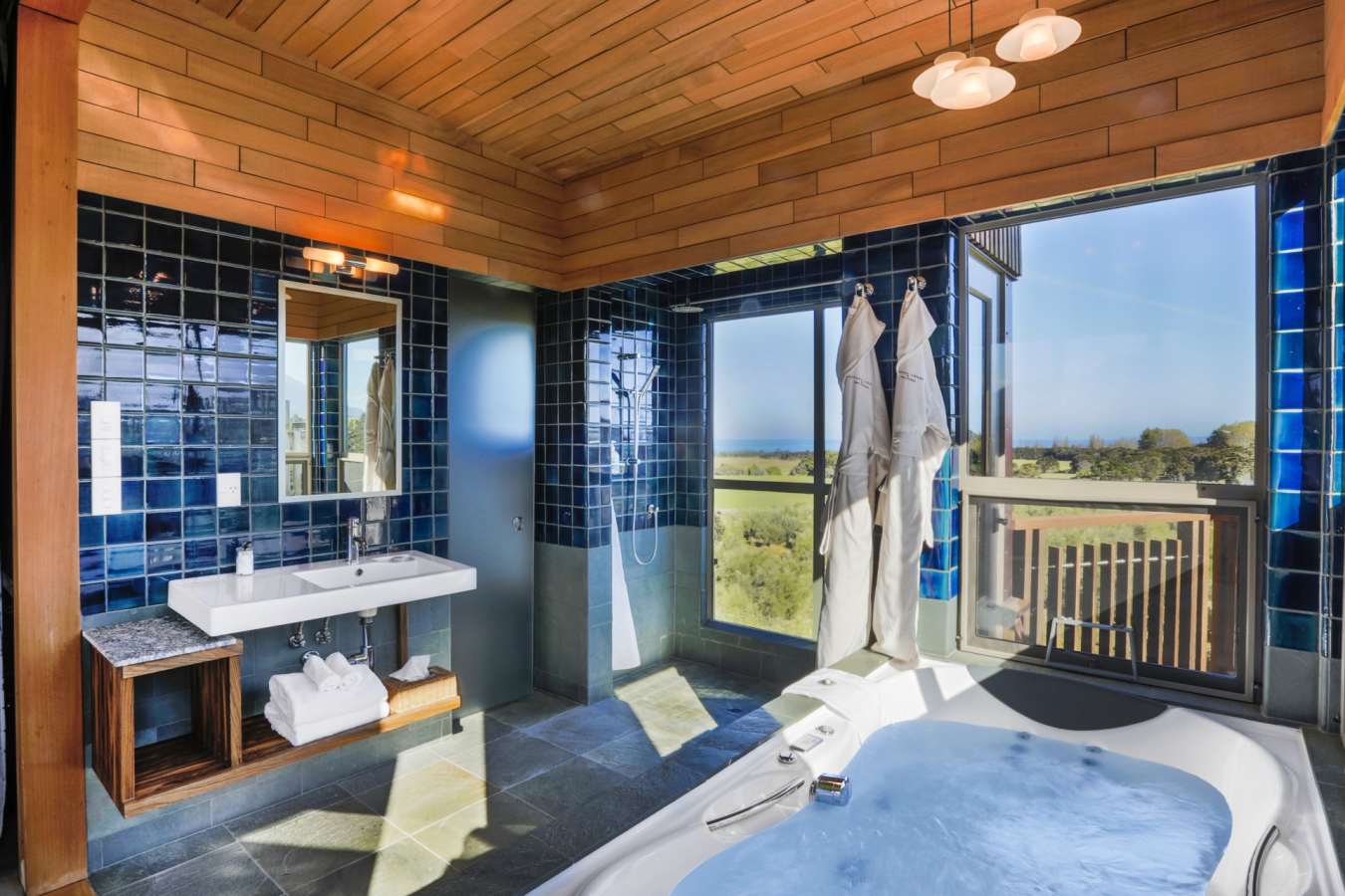 Master bathroom - Hapuku Lodge