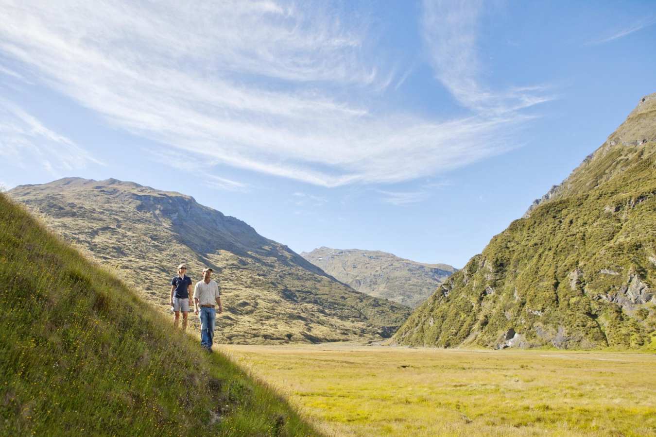 Walking - Minaret Station