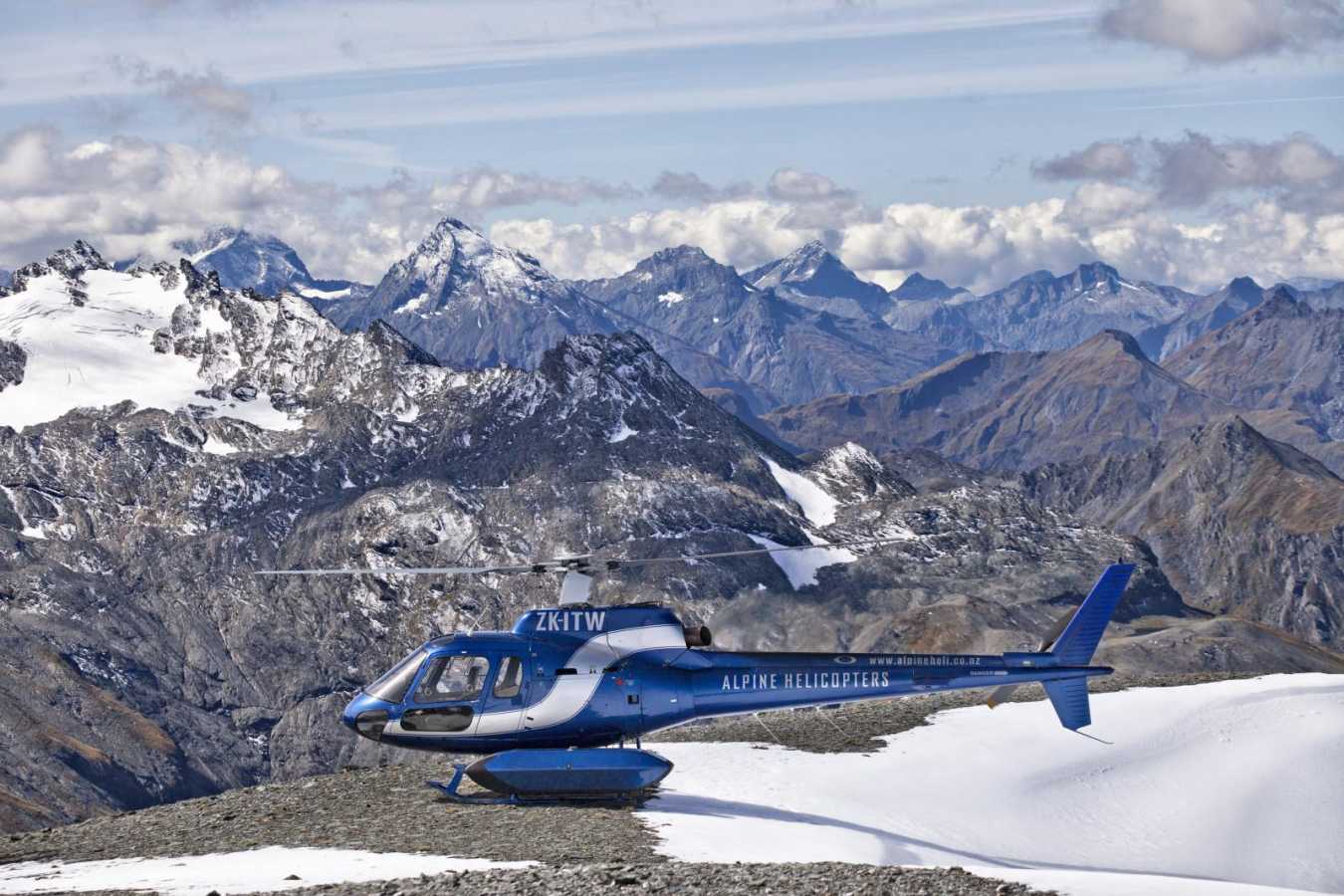 Helicopter - Minaret Station