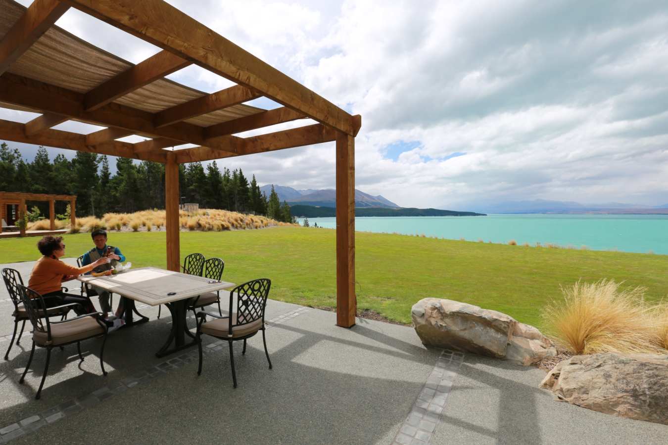 Dining - Mt Cook Lakeside Retreat