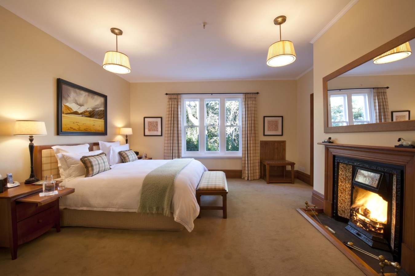 Butler Suite Bedroom - Otahuna Lodge