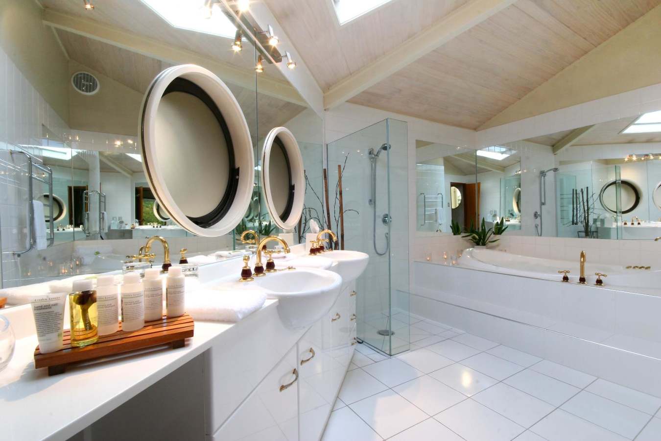 Bathroom - Solitaire Lodge