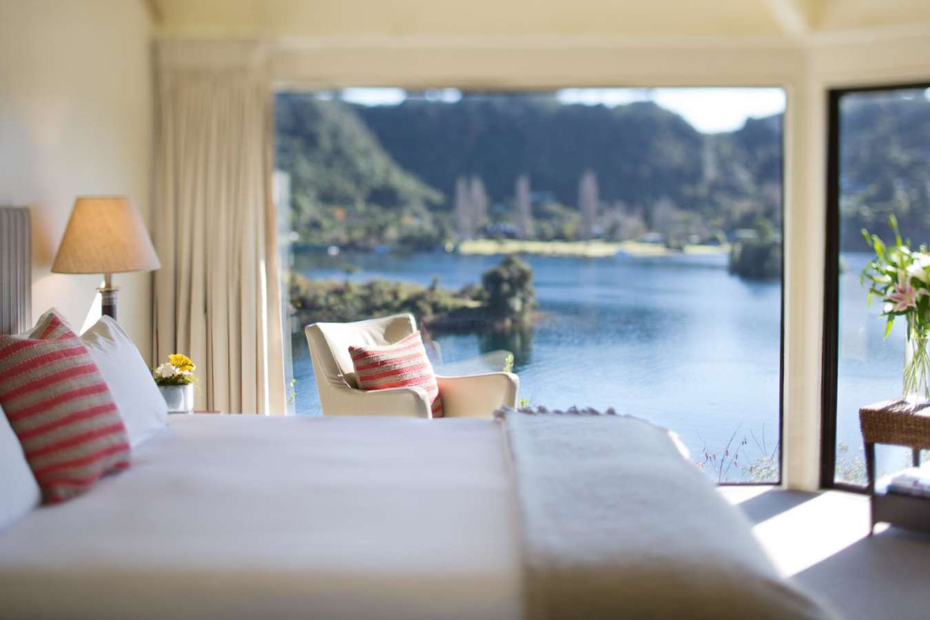 Executive Suite Lagoon View - Solitaire Lodge