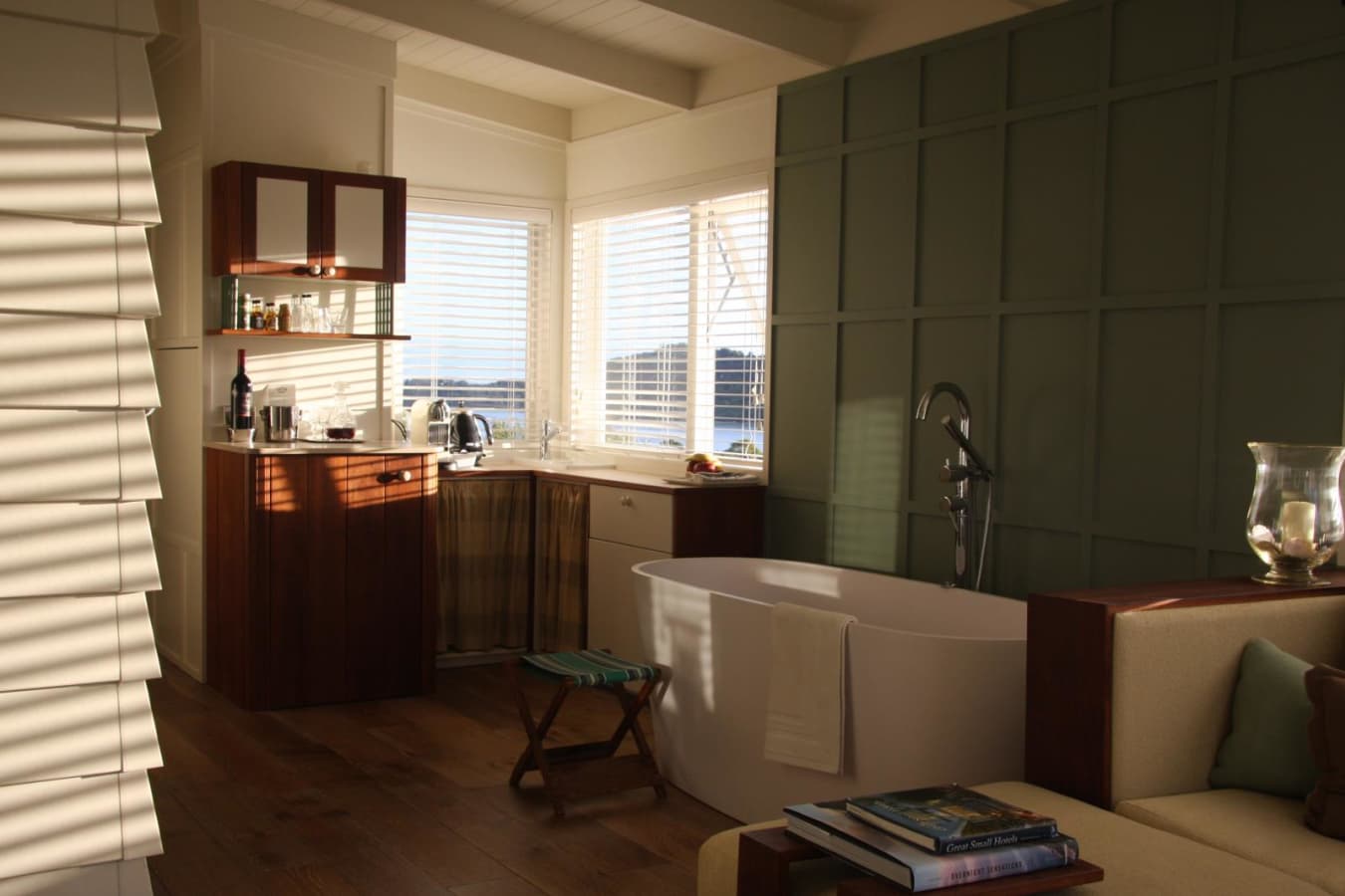 Bathroom Suite - The Boatshed