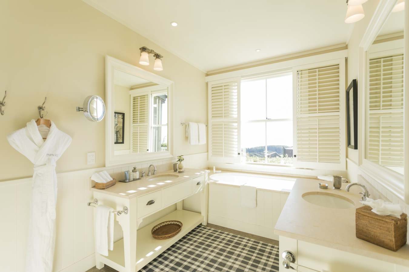 Hilltop Suite Bathroom - The Farm at Cape Kidnappe