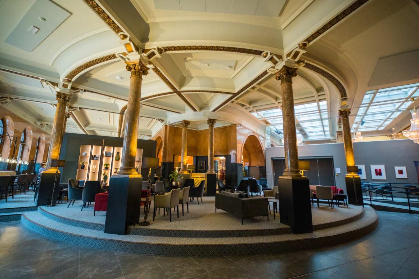 Opus XVI lobby