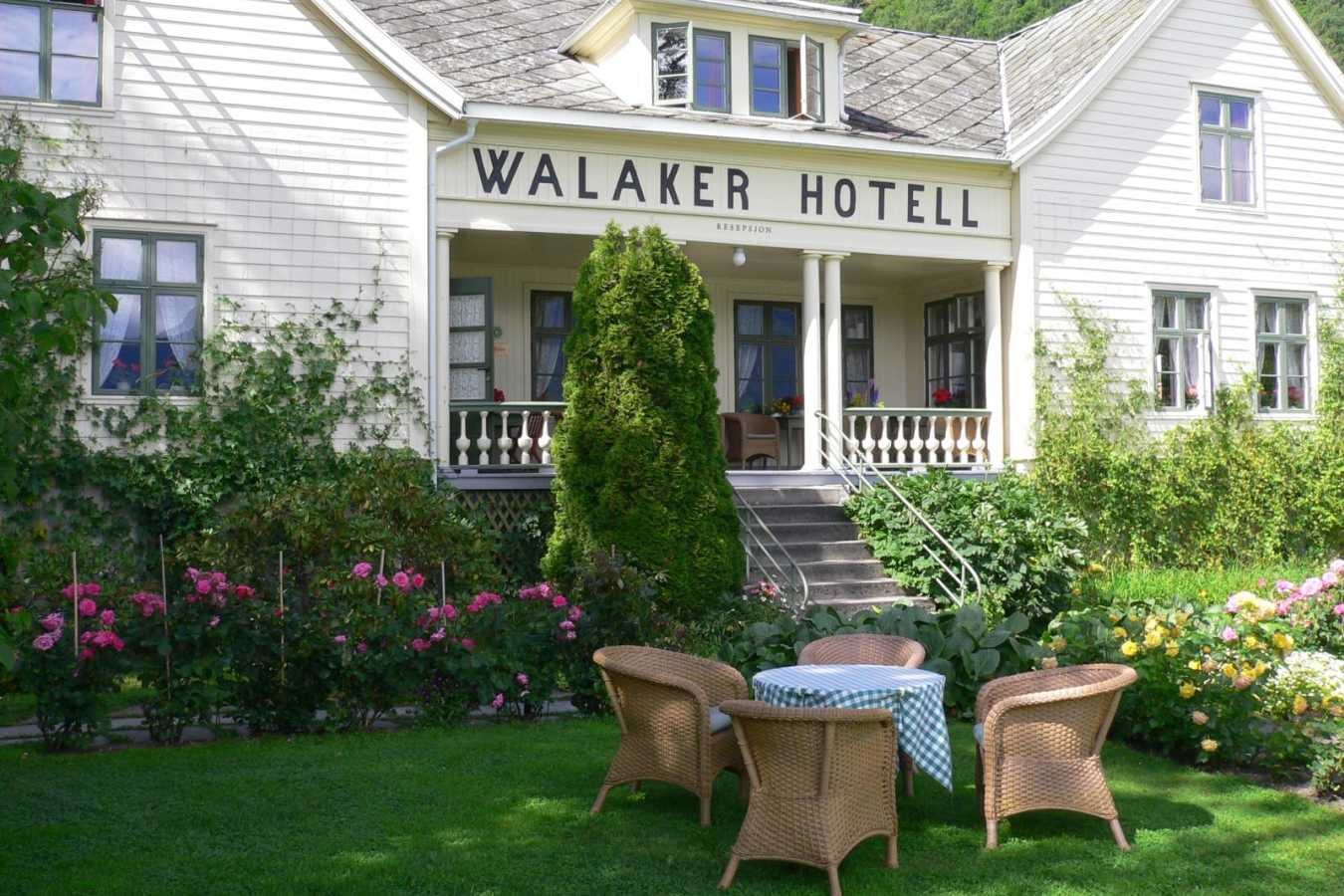Walaker Main Entrance - Walaker Hotel