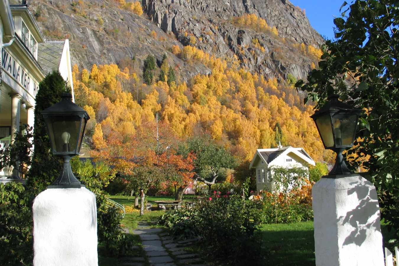Grounds - Walaker Hotel
