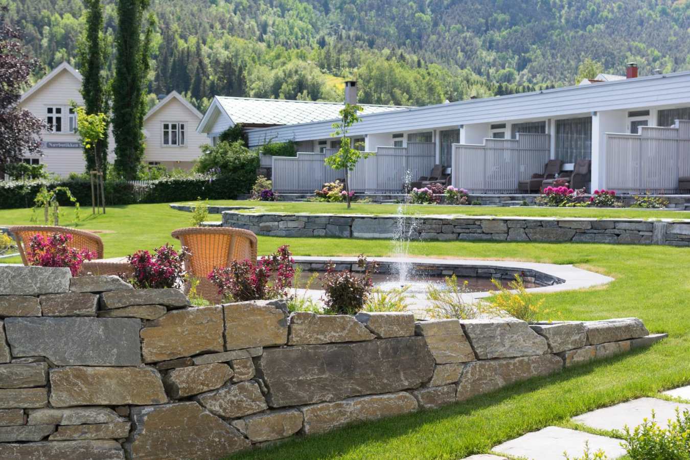 Grounds - Walaker Hotel