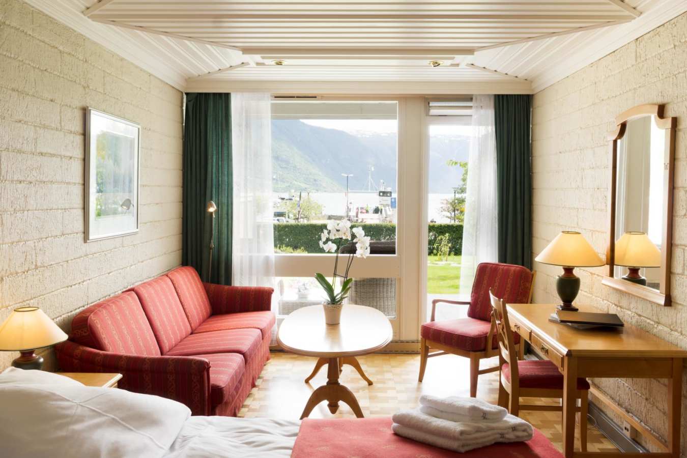 Superior Double Room - Walaker Hotel