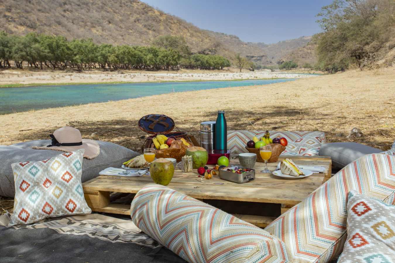 Alila-Hinu-Bay-Picnic