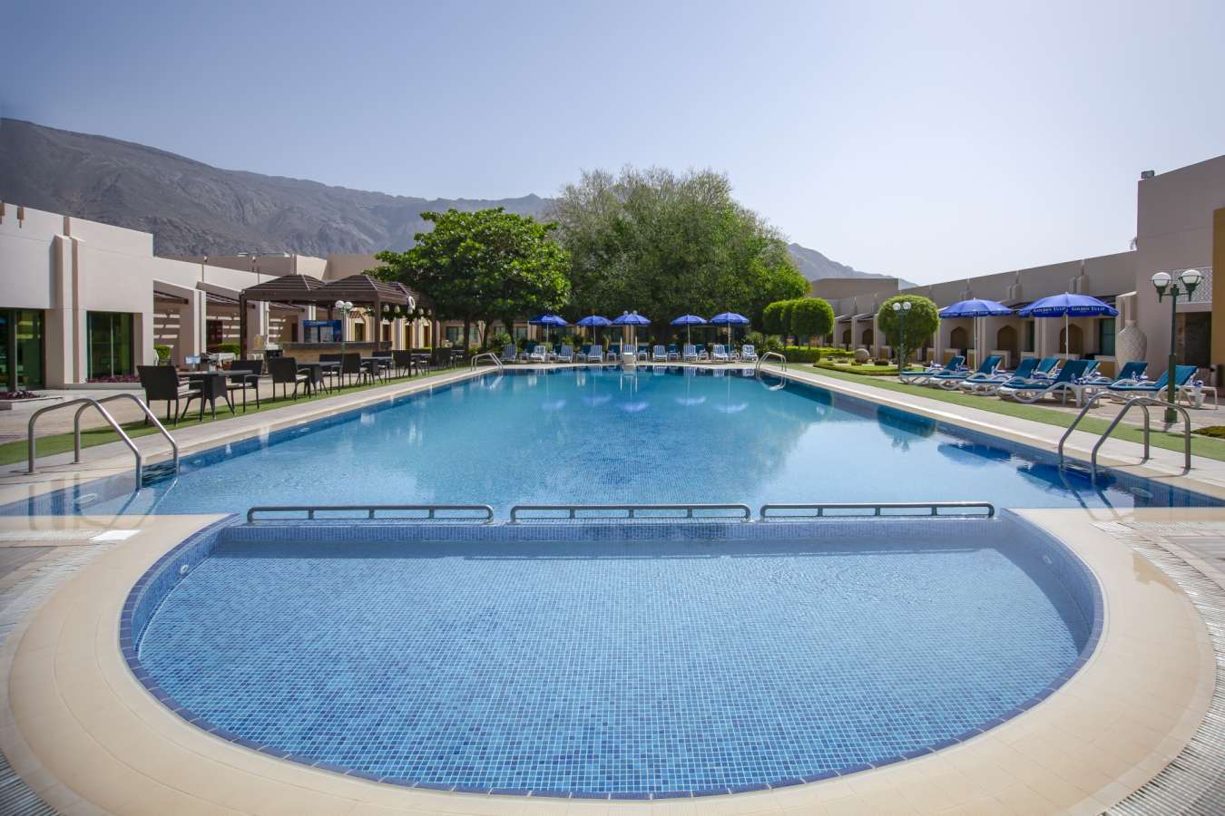 Swimming Pool - Golden Tulip Nizwa