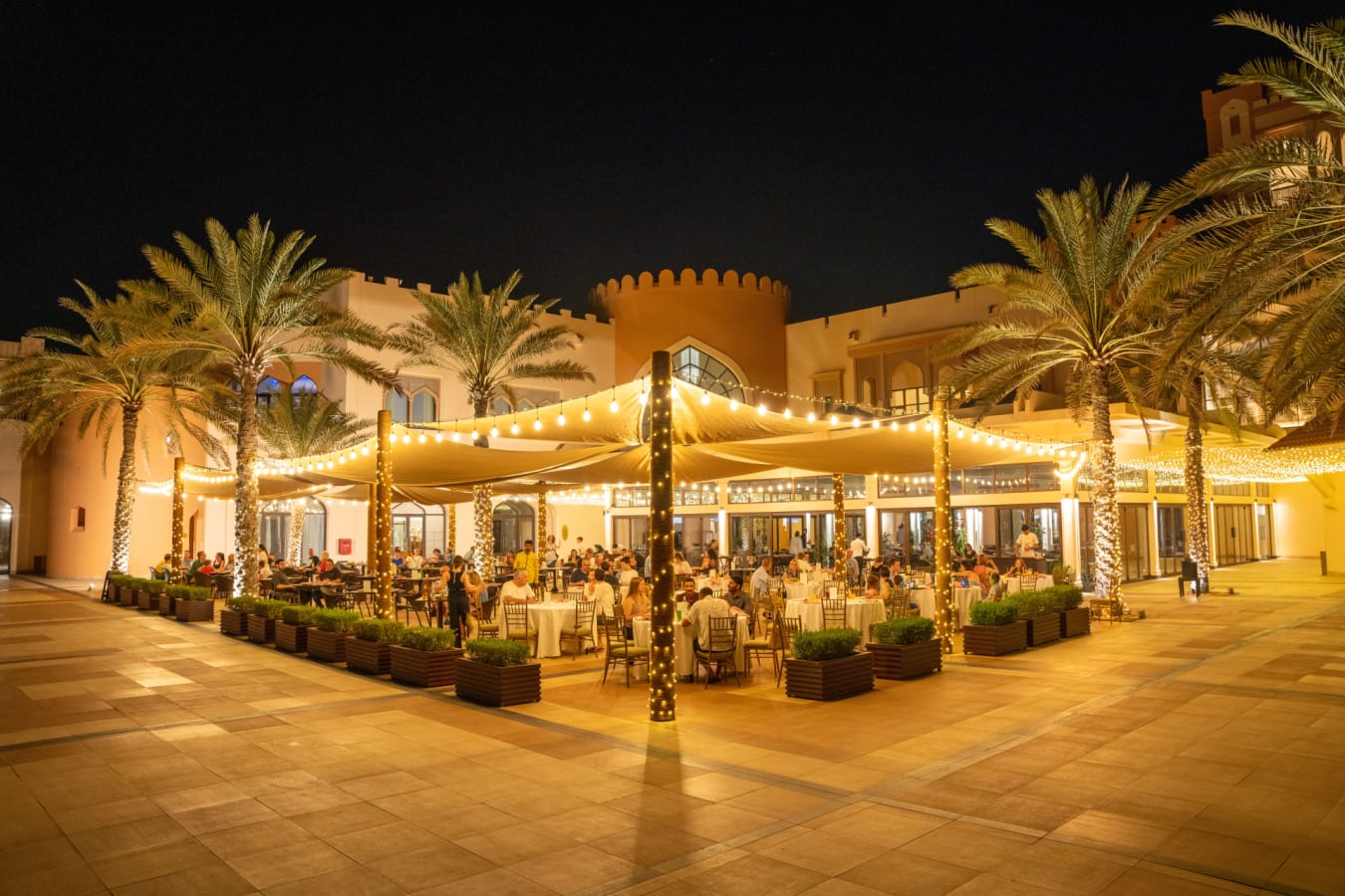 Dining - Hilton Muscat Al Bandar 