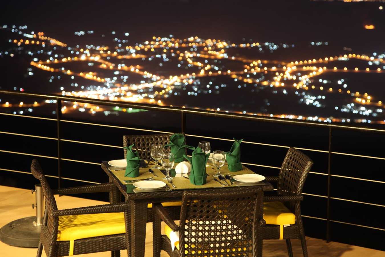 The View by night - The View