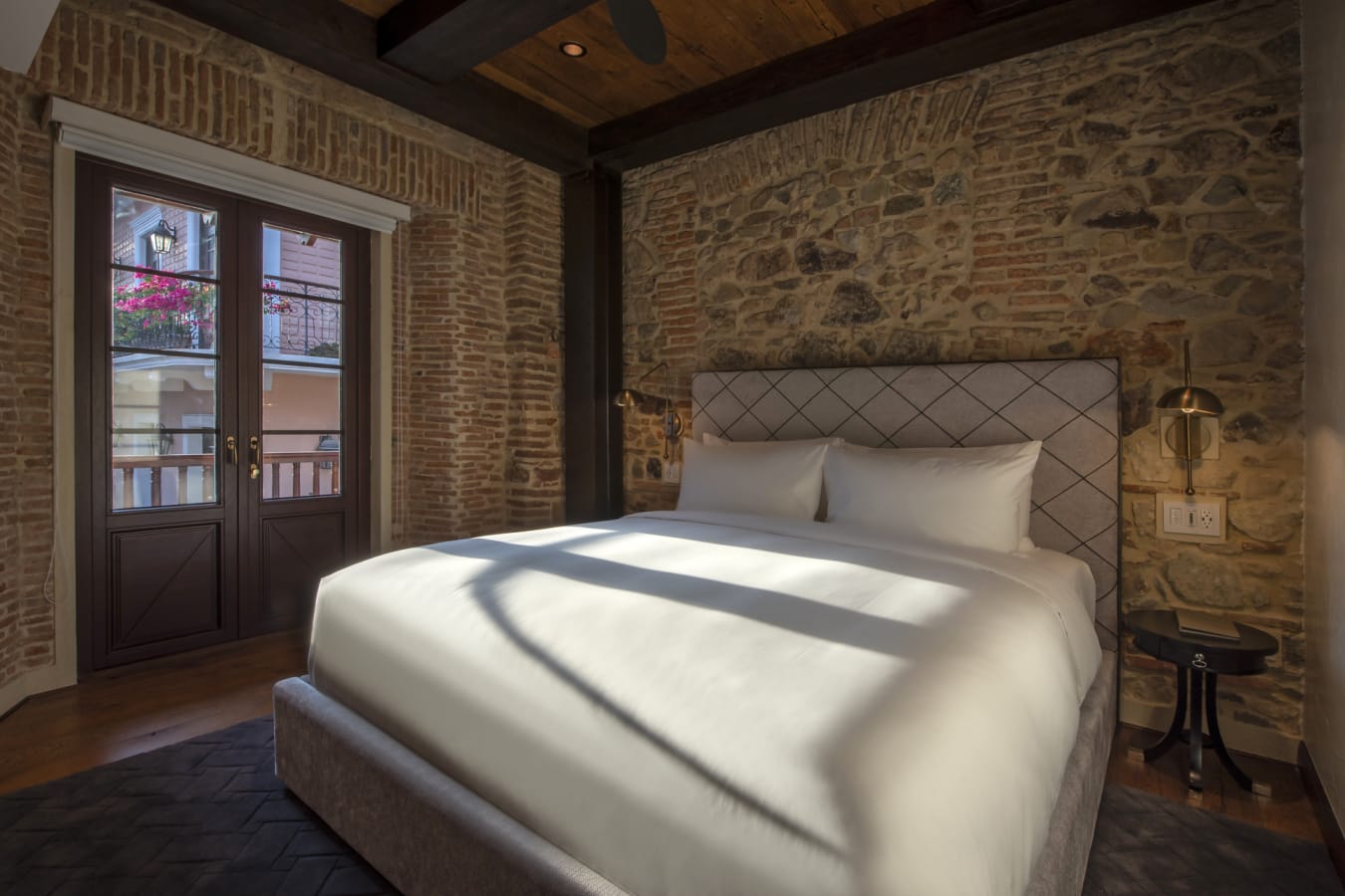 one King bed Casco View