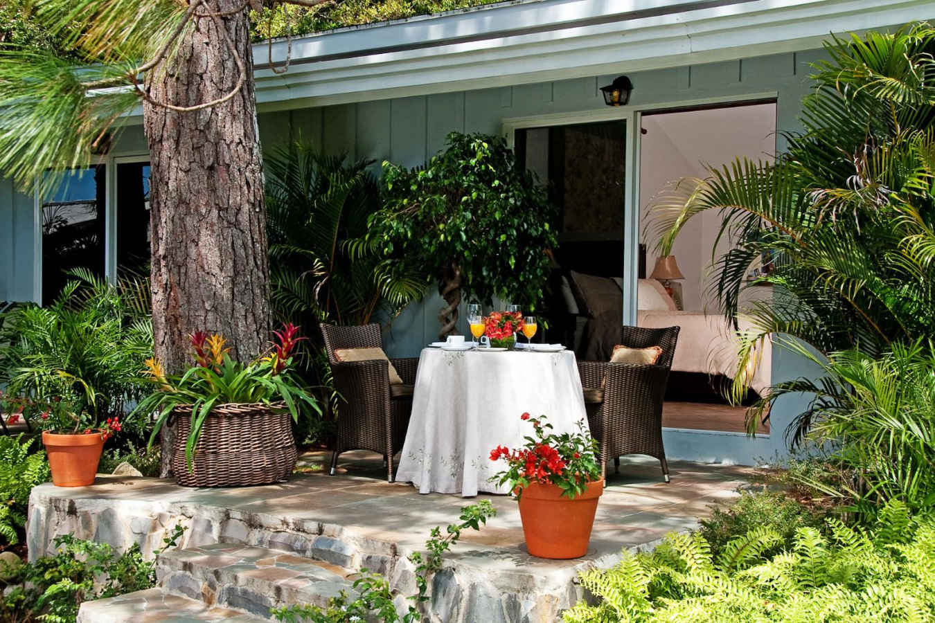Al fresco dining - Panamonte Inn & Spa