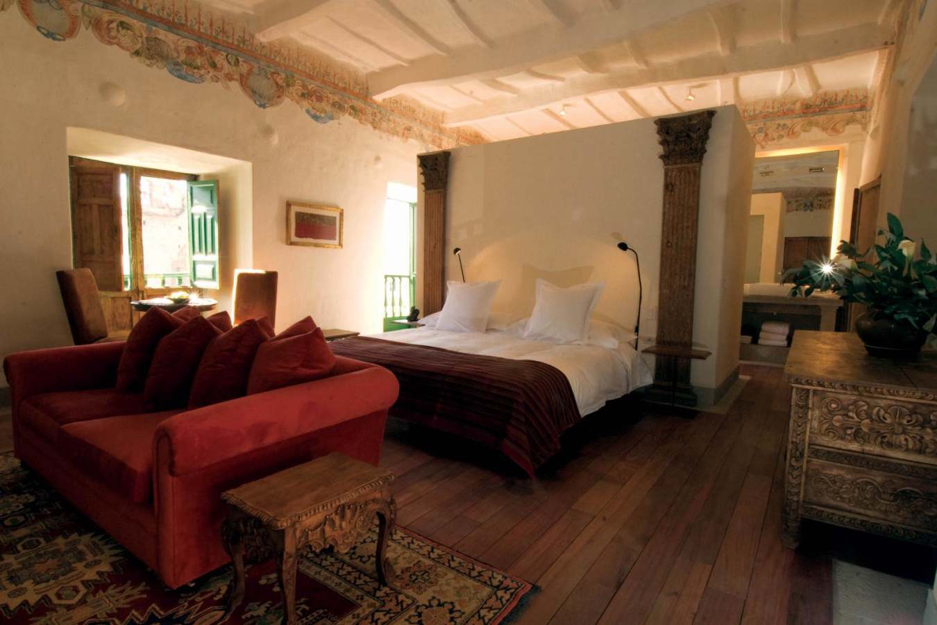 Plaza Suite - La Casona