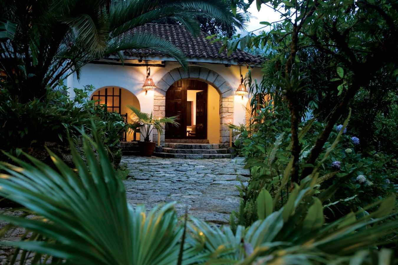 Gardens and lobby - Inkaterra Machu Picchu 