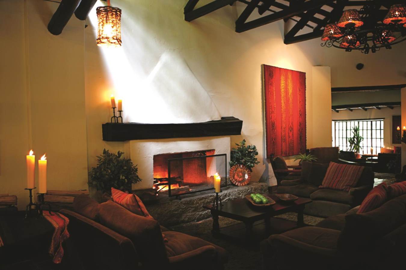 Lobby lounge area - Inkaterra Machu Picchu 