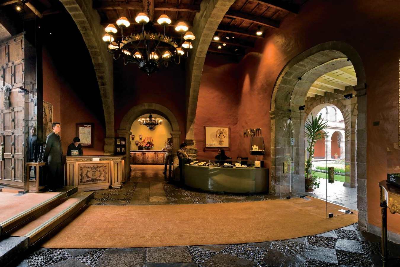 Hotel Entrance - Hotel Monasterio