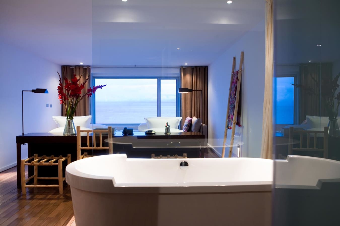 Bathroom and bedroom - Titilaka