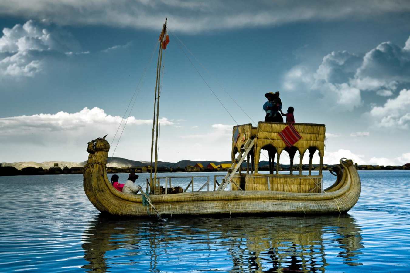 Lake cruise - Titilaka