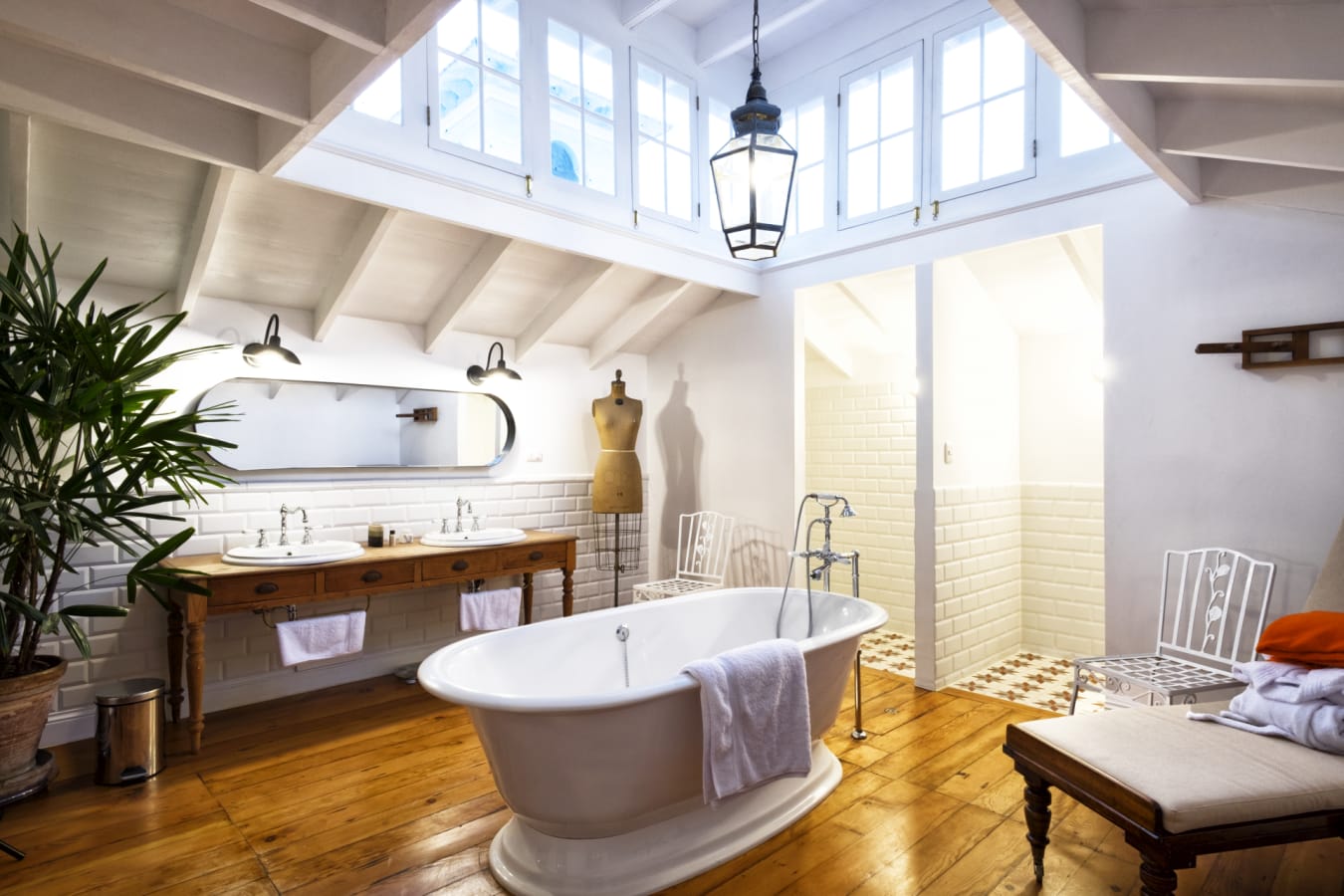 Master suite bathroom