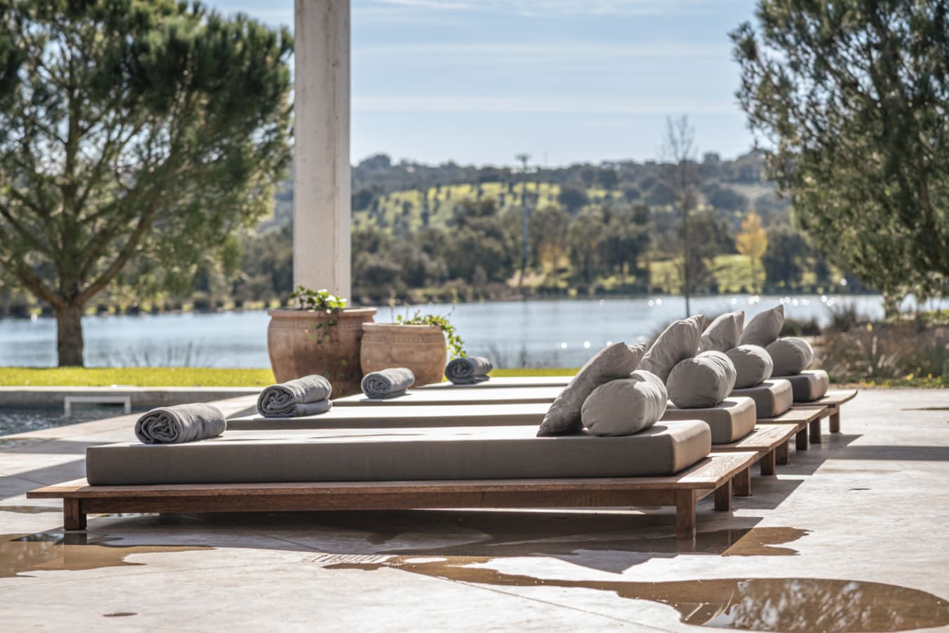 Lake pook villa day beds 