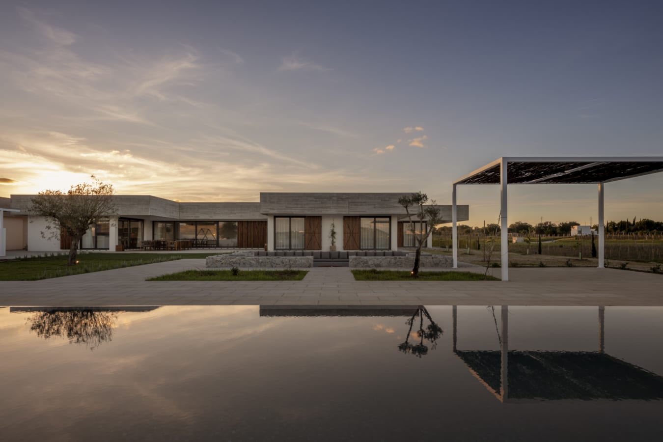 Outside Villa Arinto garden 