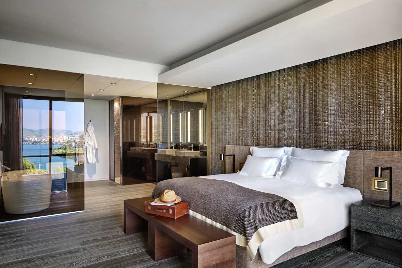 Quinta Panorama Suite bedroom - Six Senses Douro Valley