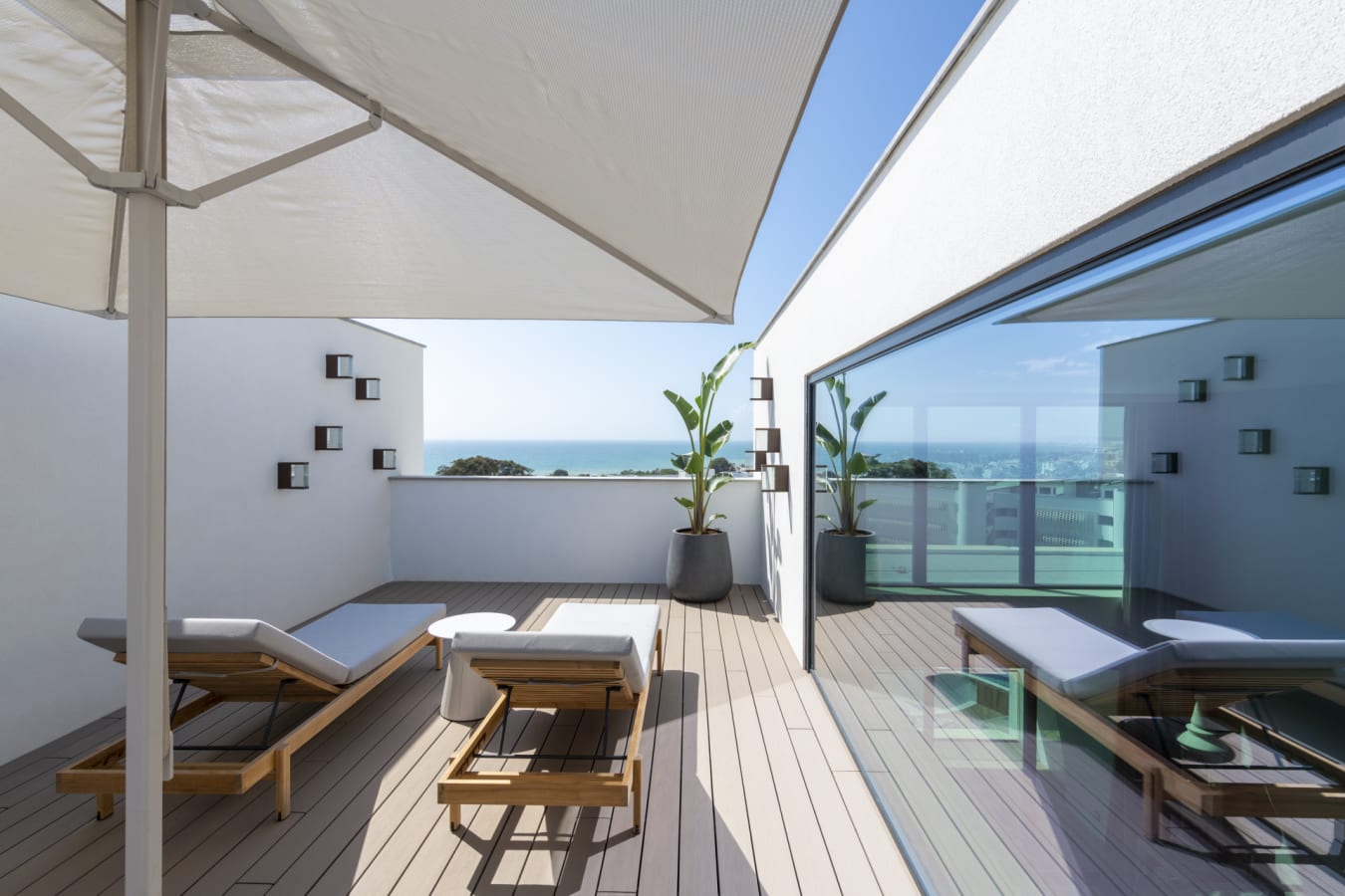 WOW Suite Relaxation Area 