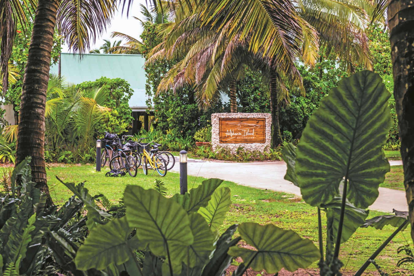 Reception - Alphonse Island