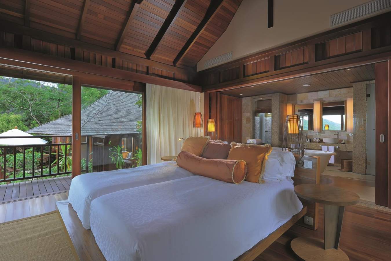 Presidential Room - Constance Ephelia Resort
