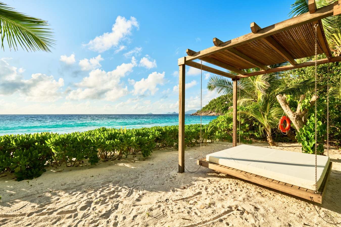 Day bed - Four Seasons Resort Seychelles