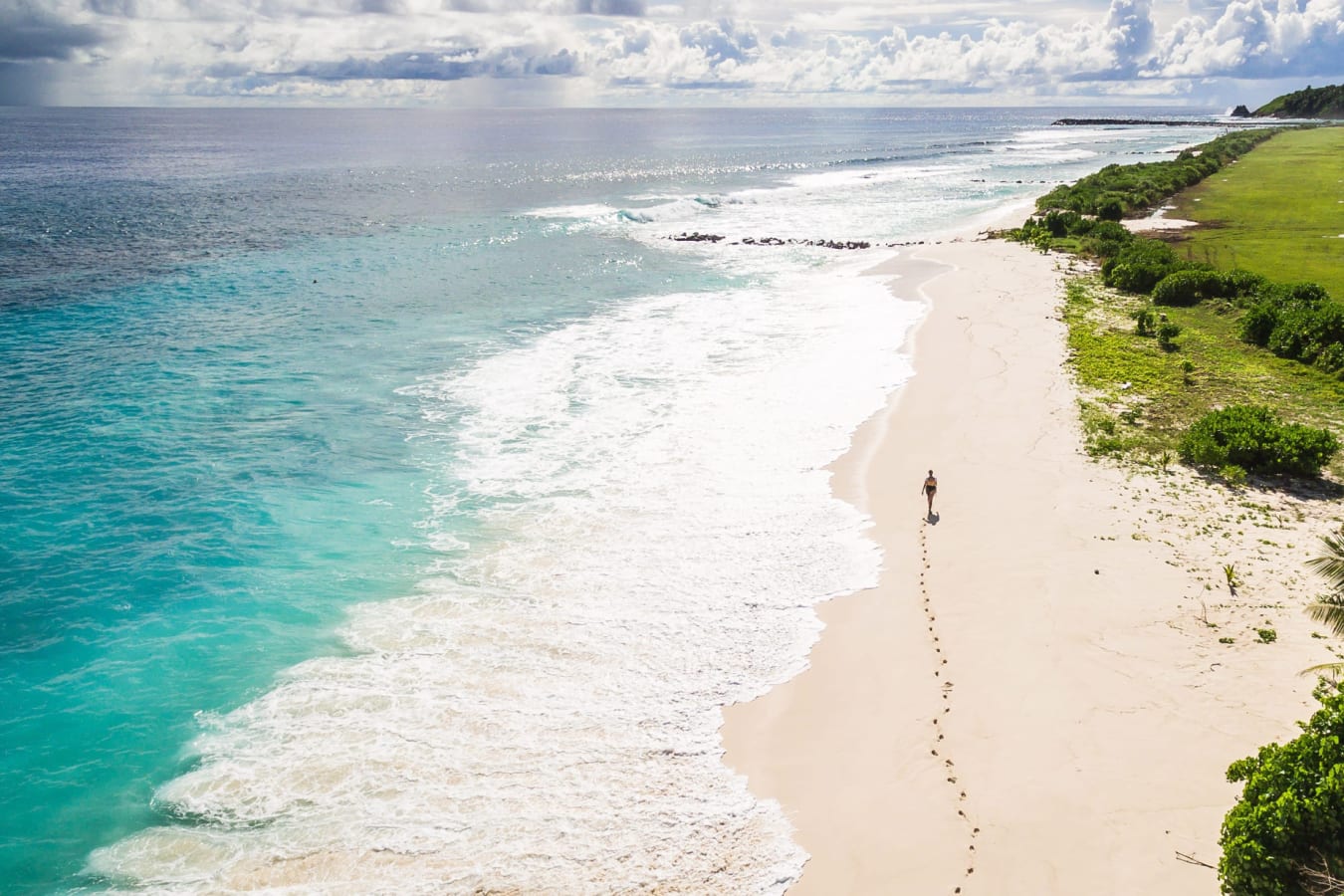 Fregate Island - Beach shore 